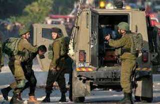 الاحتلال يعتقل 18 فلسطينيًا من الضفة الغربية