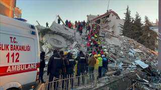 زلزال تركيا وسوريا.. عدد القتلى يتخطّى 17 ألف والأمل في العثور على أحياء يتضاءل