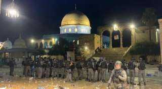 مستوطنون إسرائيليون يقتحمون المسجد الأقصى بحماية قوات الاحتلال