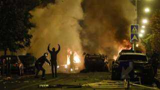 فرنسا.. توقيف 667 شخصًا ليلًا خلال الاحتجاجات على مقتل شاب