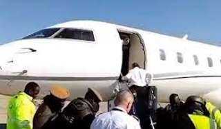زامبيا تحتجز طائرة تحمل ملايين الدولارات ومعادن ومصر تنفي أن الطائرة مصرية